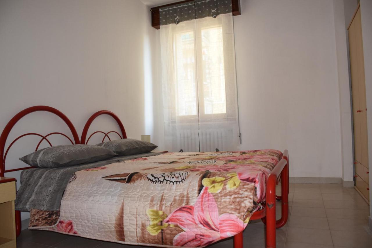 Good House- Ampio Appartamento Vicino Al Mare Римини Экстерьер фото
