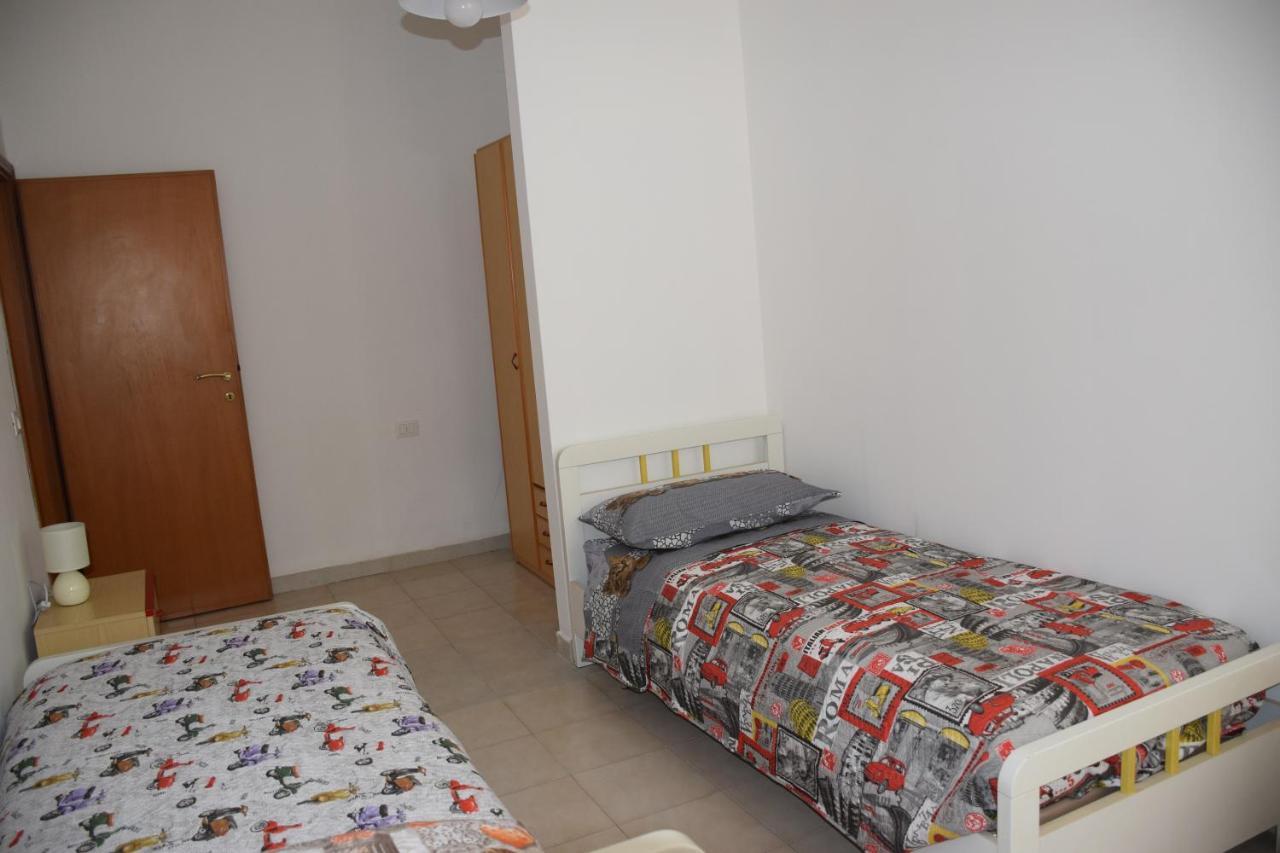 Good House- Ampio Appartamento Vicino Al Mare Римини Экстерьер фото